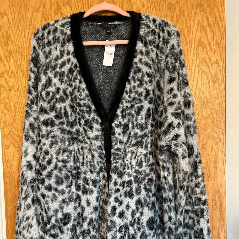 Ann Taylor NWT size XL fuzzy long black and white leopard cardigan!